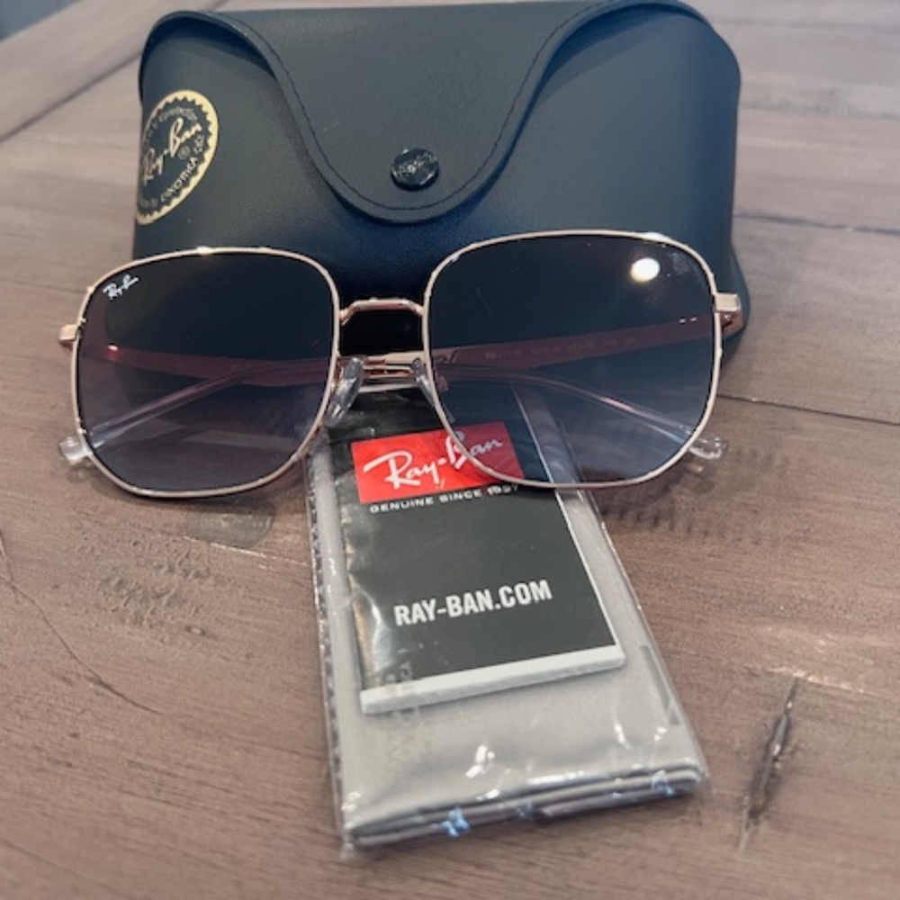 Rose Gold Rimmed Ray Ban Sunglasses - NWOT